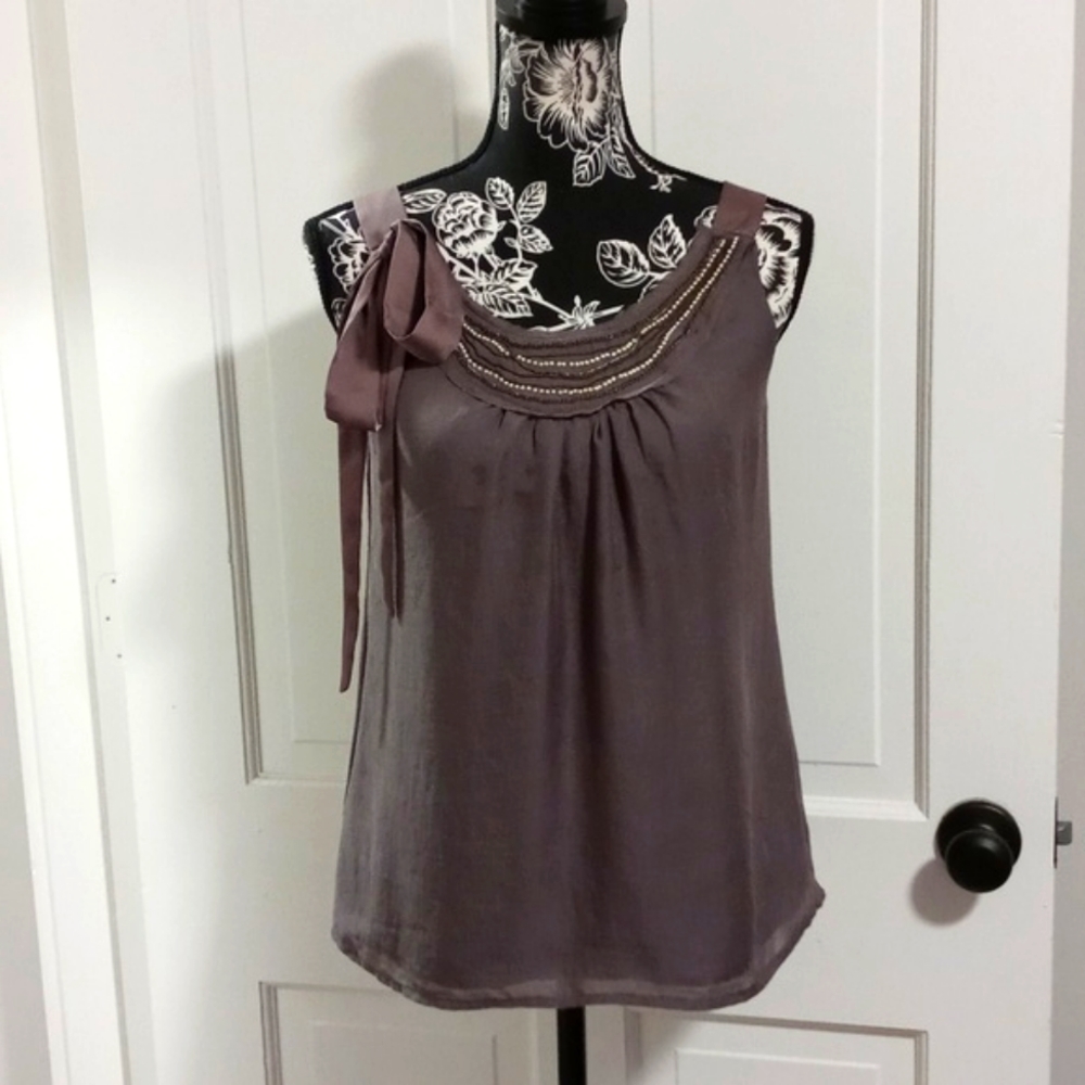 🩶LOFT🩶 - Gray/Taupe Pearl/Chain/Bow Neckline Sleeveless Top